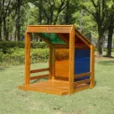 CASITA DE JUEGO CON VENTANAS DE COLORES